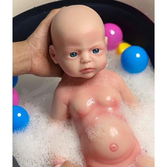 ❤️ 22 inch Baby Girl Doll Full Body  Silicone - Picture 1 of 5